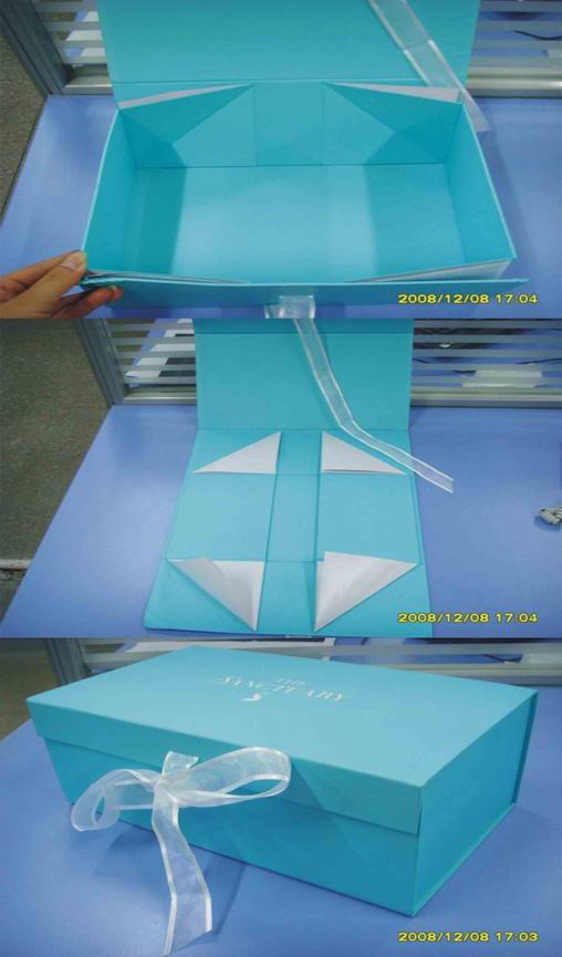 folding gift box with ribbon