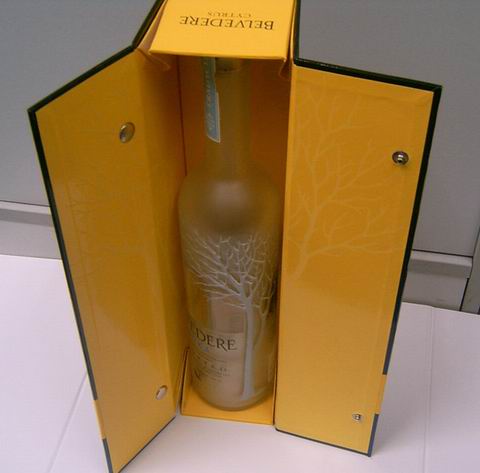 Folding wine packaging boxes